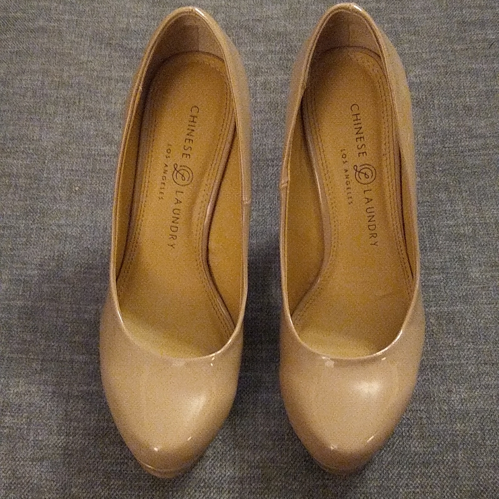 Nude size 7 heels